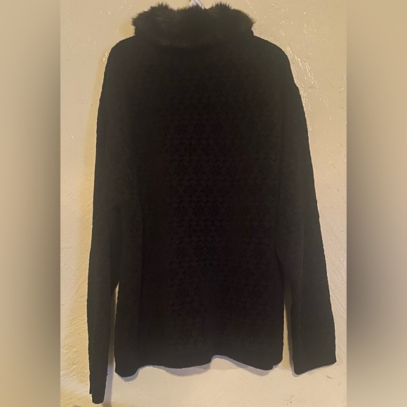 Jones New York Sport Sweater - Picture 2 of 2